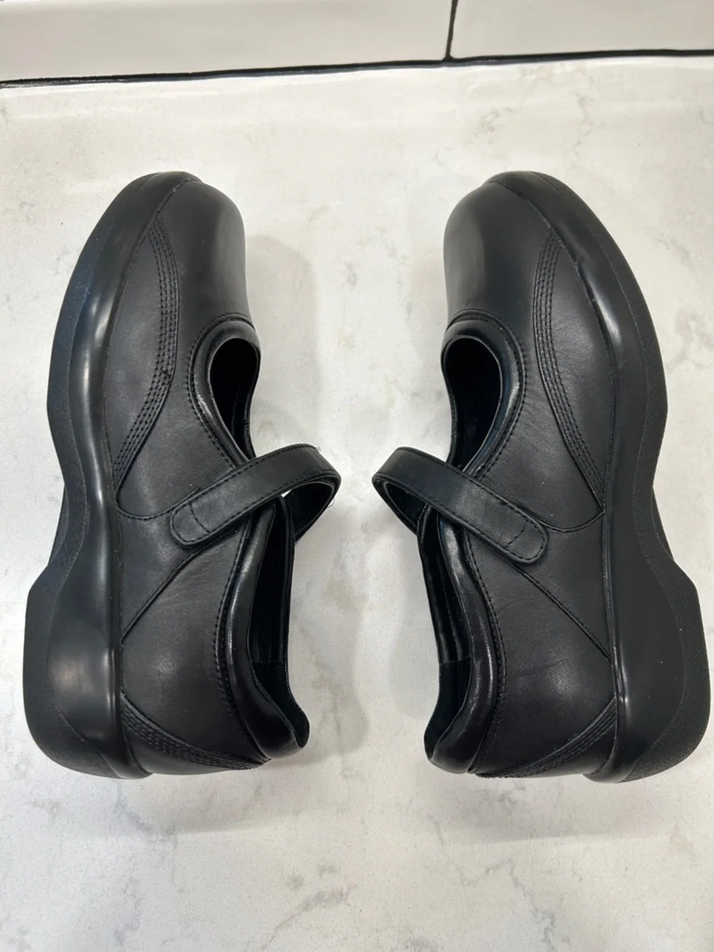 APEX WOMEN'S BIOMECHANICAL MARY JANE‎ 9.5 Wide